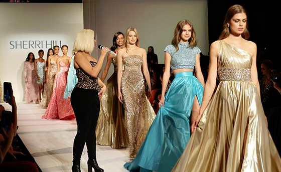 green emerald velvet dress Sherri Hill 55547