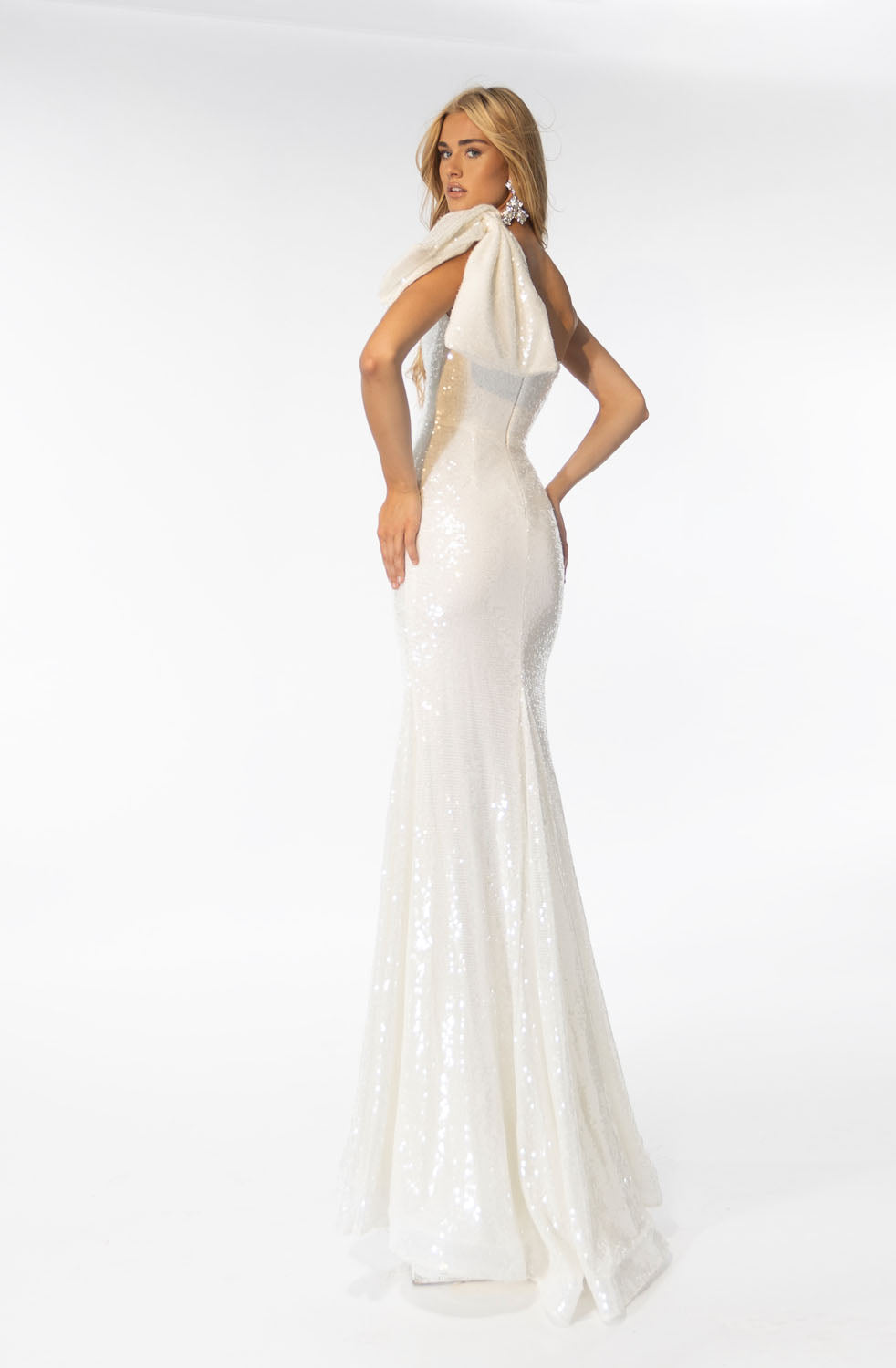 Ava Presley 39286 prom dress images. Ava Presley 39286 is available in these colors: Off White, Neon Pink.