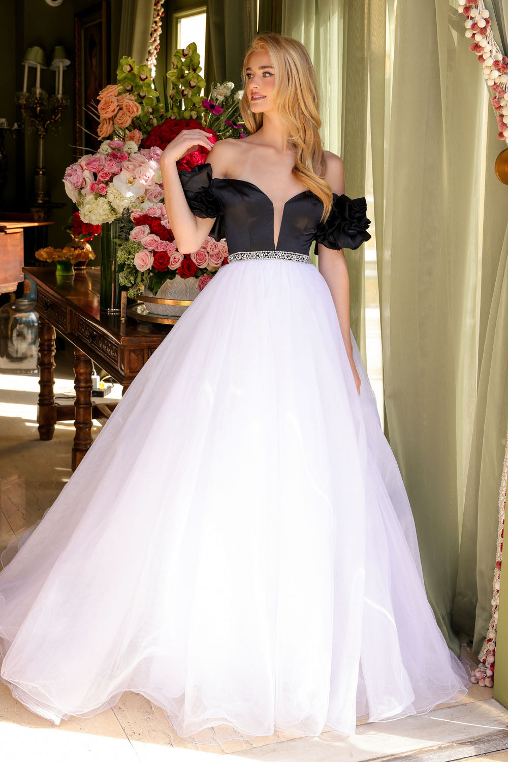 Ava Presley 39581 prom dress images. Ava Presley 39581 is available in these colors: Burgundy, Black White, Light Blue White, White.