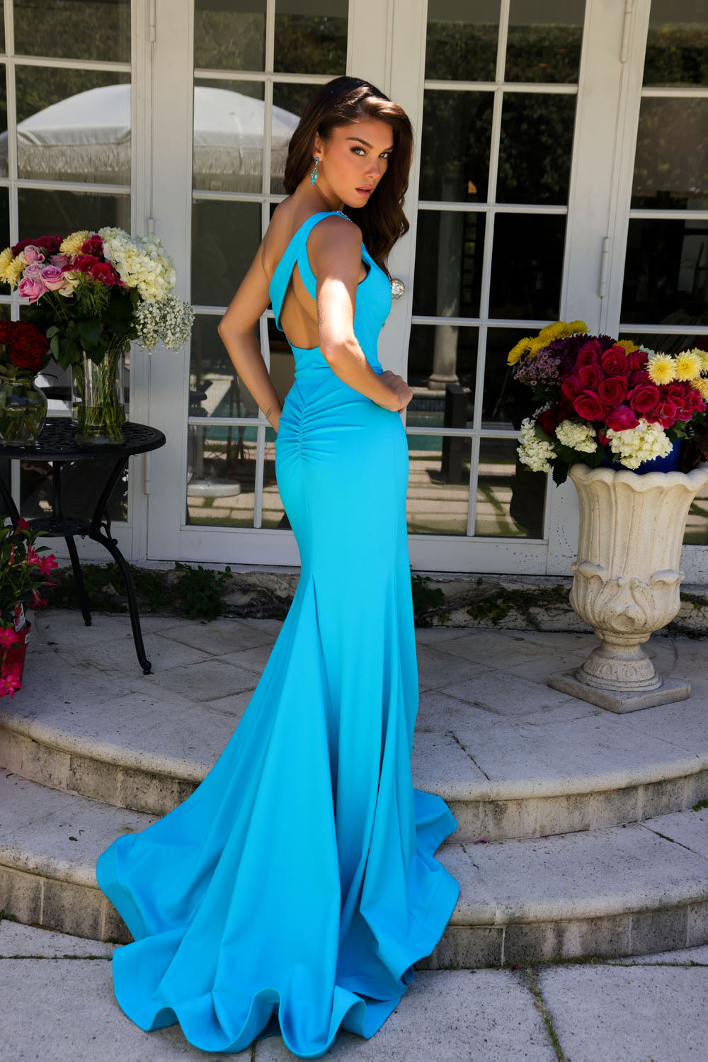 Ava Presley 40014 prom dress images. Ava Presley 40014 is available in these colors: Turquoise,Neon Orange,Black,Red.