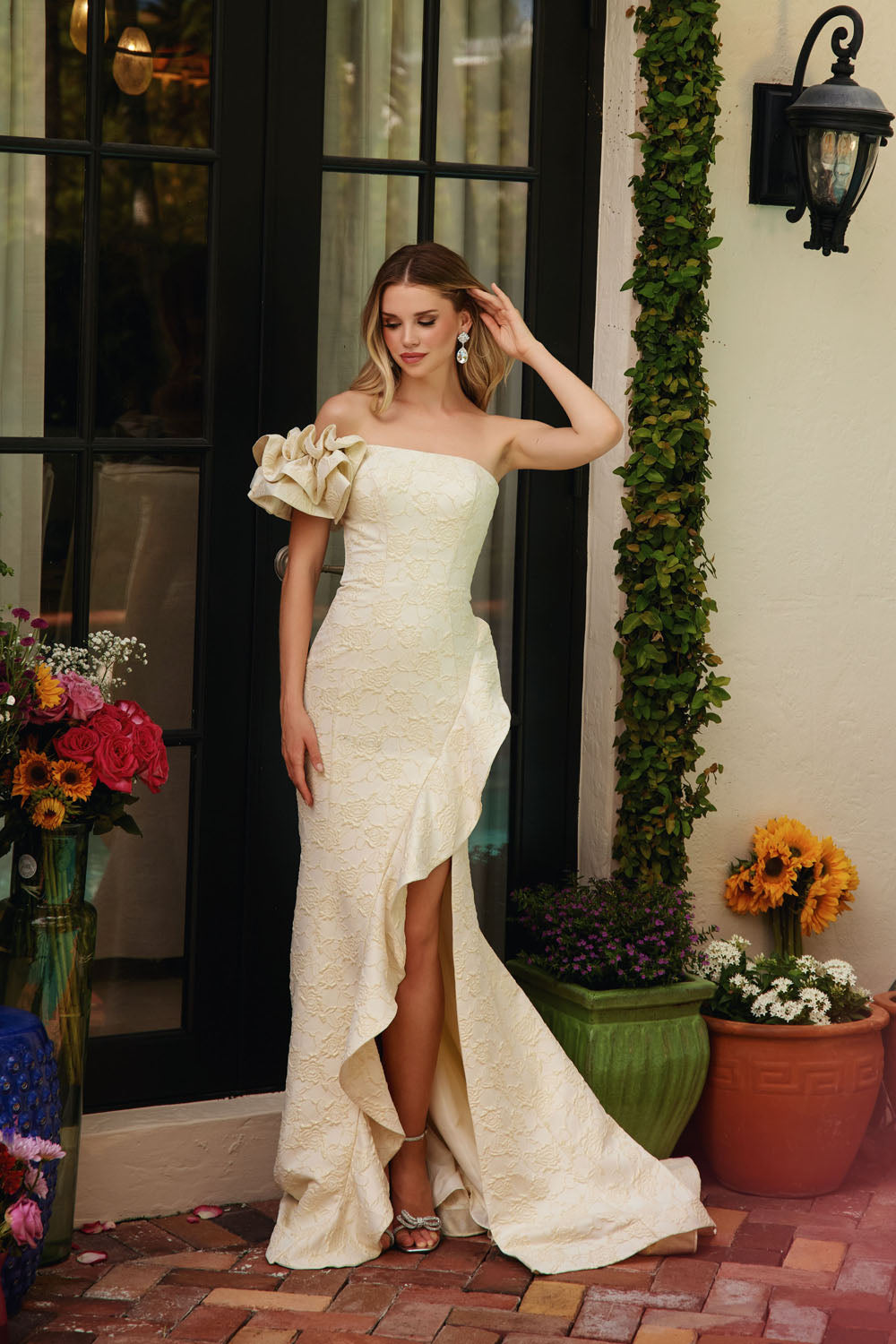 Ava Presley 40146 prom dress images. Ava Presley 40146 is available in these colors: Blush,Light Blue,Soft Yellow.