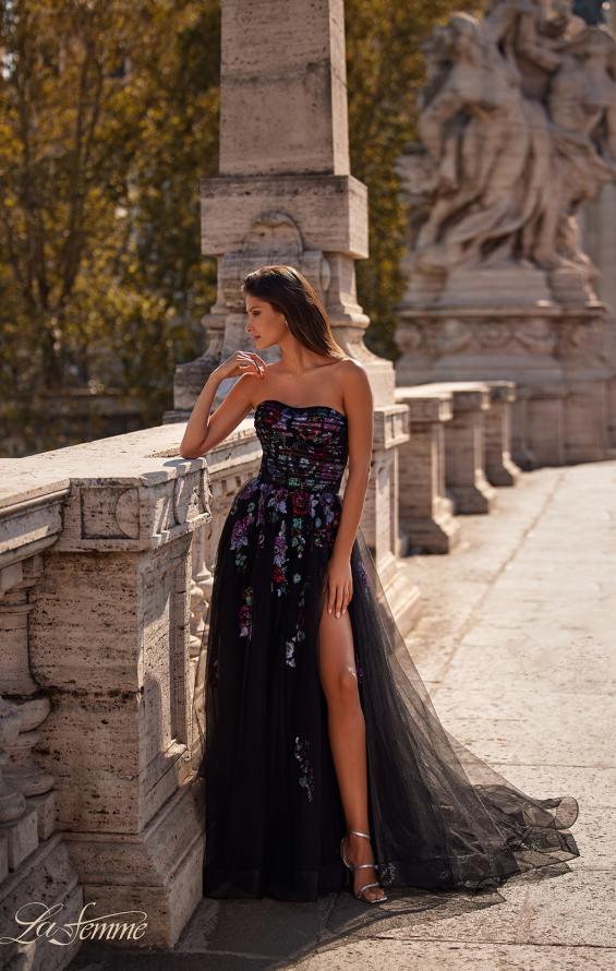 La Femme 32072 prom dress images. La Femme 32072 is available in these colors: Black.