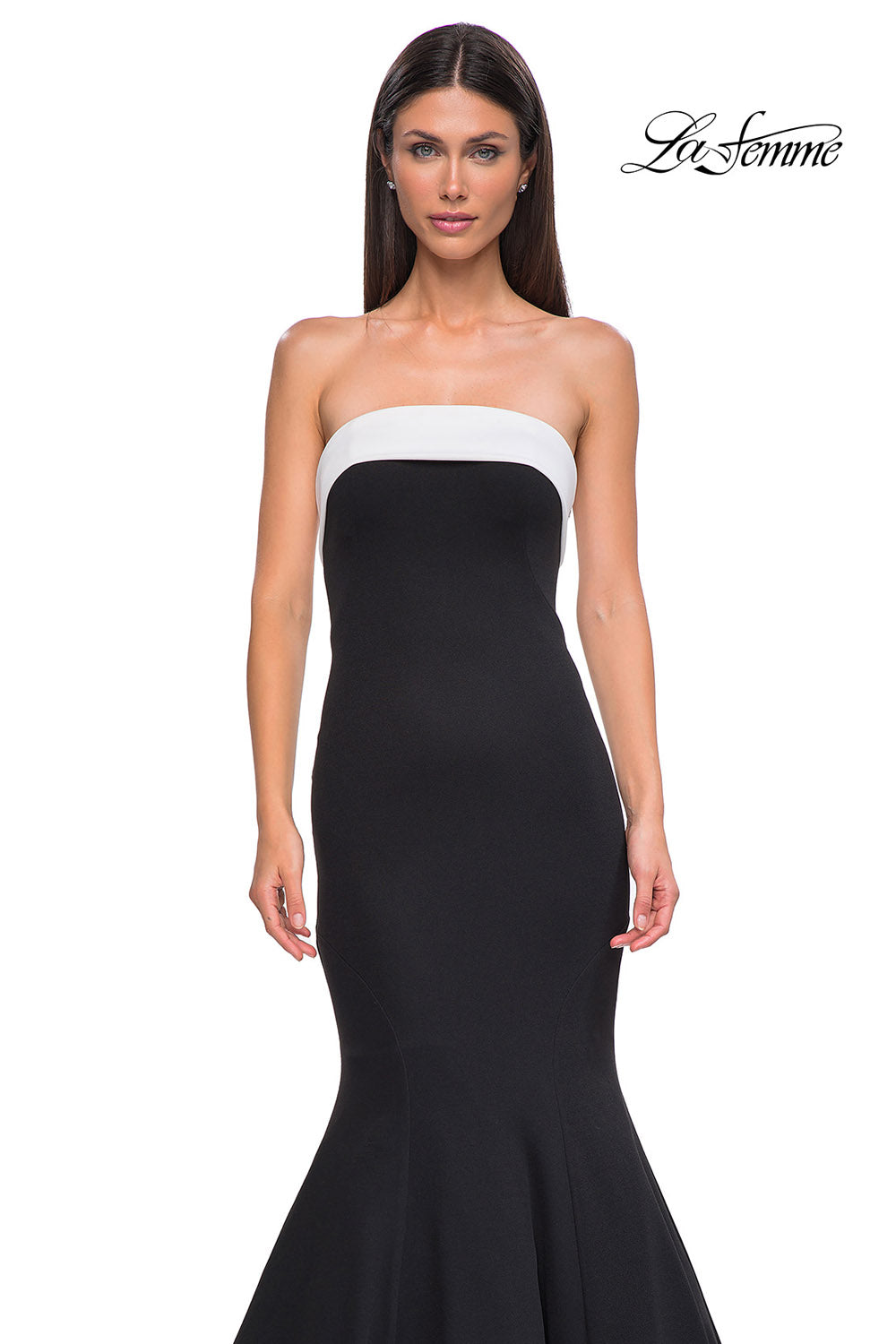 La Femme 32914 prom dress images. La Femme 32914 is available in these colors: Black.