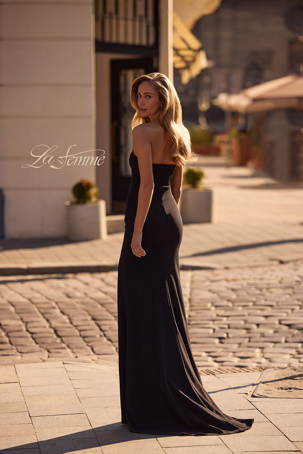 La Femme 32919 prom dress images. La Femme 32919 is available in these colors: Black, Red.