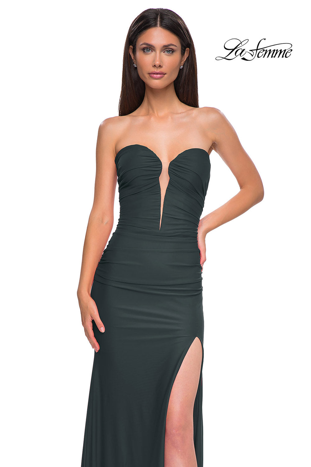 La Femme 32923 prom dress images. La Femme 32923 is available in these colors: Dark Emerald, Navy, Red.