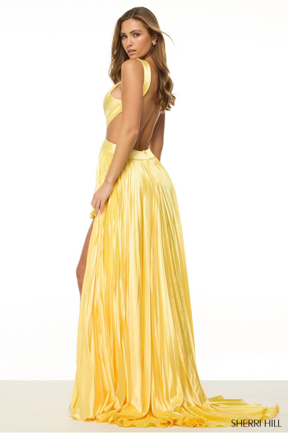 Sherri Hill 57079 prom dress images. Sherri Hill 57079 is available in these colors: Emerald, Royal, Red, Black, Yellow.