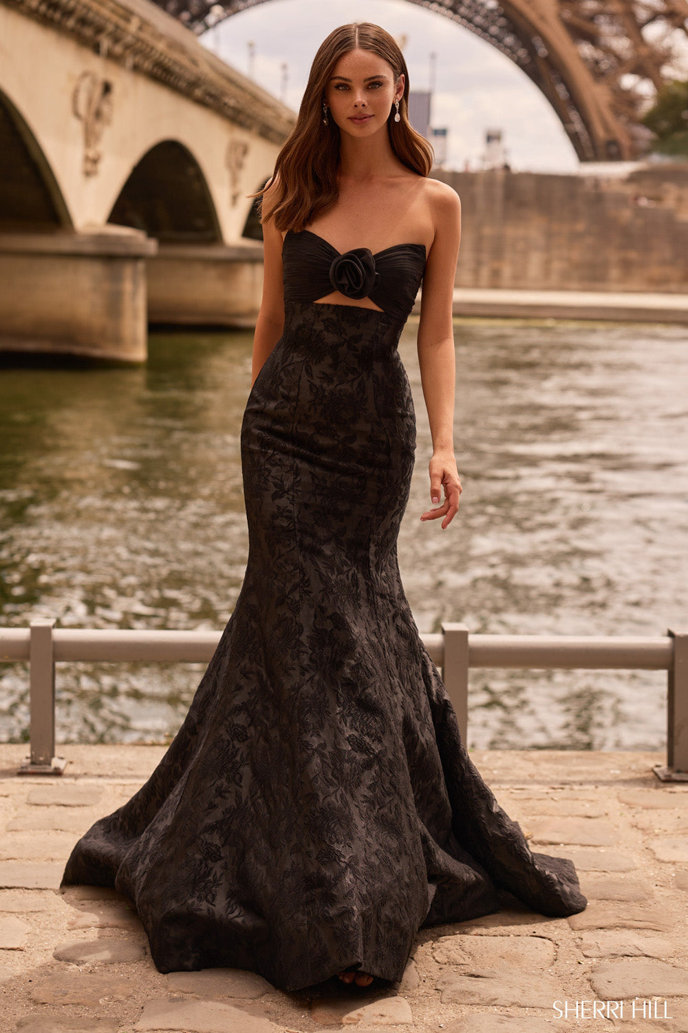 Sherri Hill 57792 prom dress images. Sherri Hill 57792 is available in these colors: Black, Ivory.