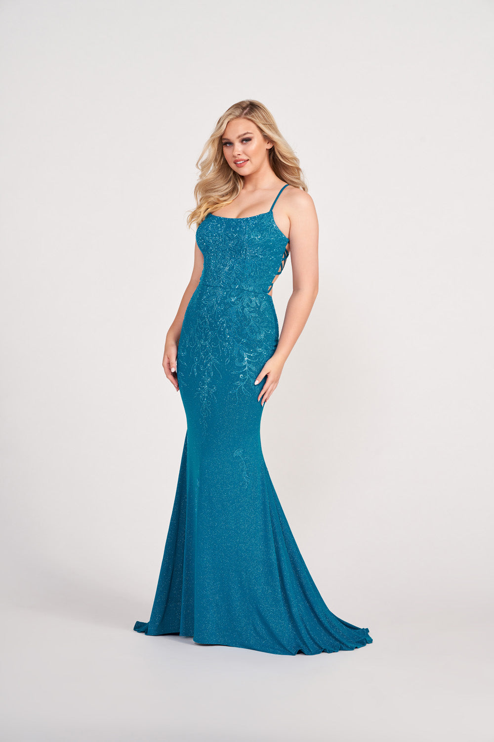 Ellie Wilde EW34025 prom dress images. Ellie Wilde EW34025 is available in these colors: Navy Blue, Teal, Emerald, Magenta.