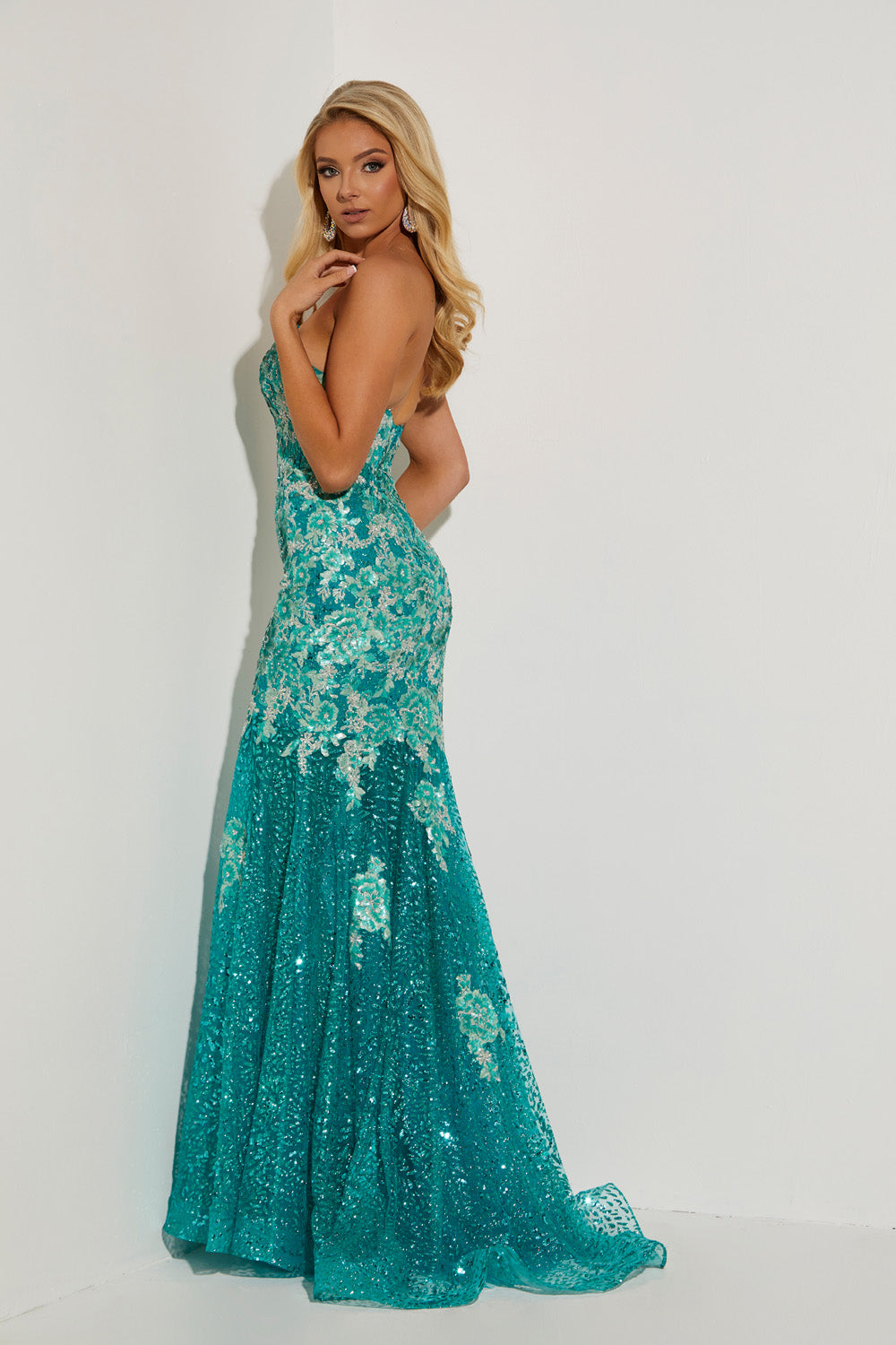Jasz Couture 7420 prom dress images. Jasz Couture 7420 is available in these colors: Purple, Sky Blue, Jade.