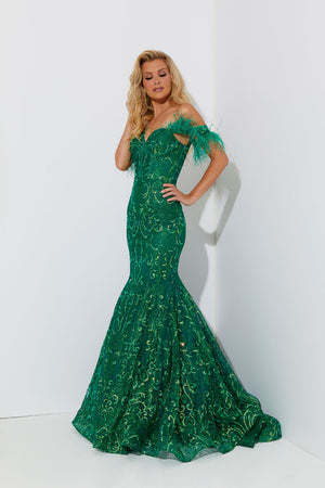 Jasz Couture 7568 prom dress images.  Jasz Couture 7568 is available in these colors: Green, Royal.
