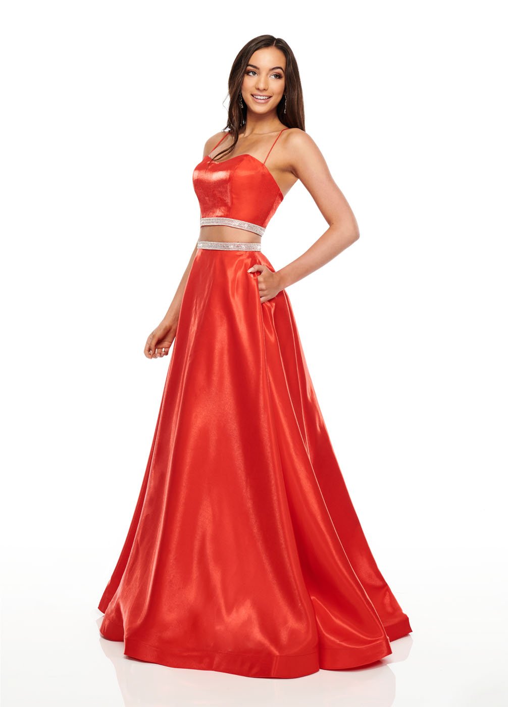 Rachel Allan 7106 prom dress images. Rachel Allan 7106 is available in these colors: Magenta, Navy, Red.