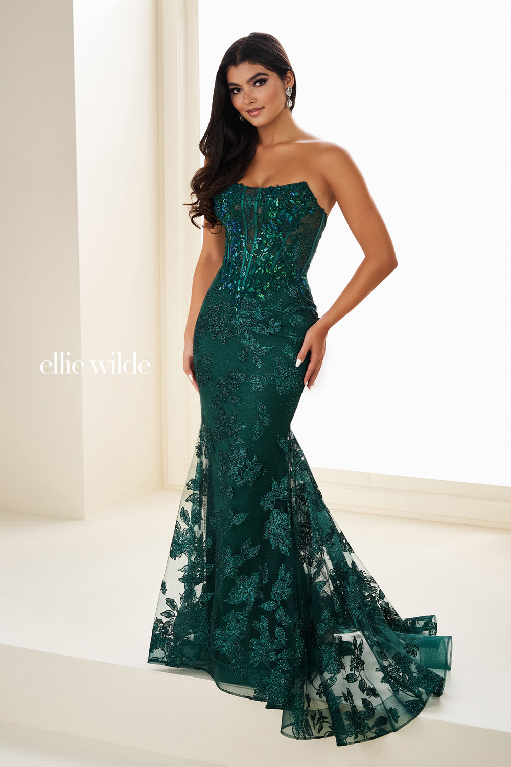 Ellie Wilde EW37083 emerald green, fitted silhouette, floral lace detailing prom dress images.