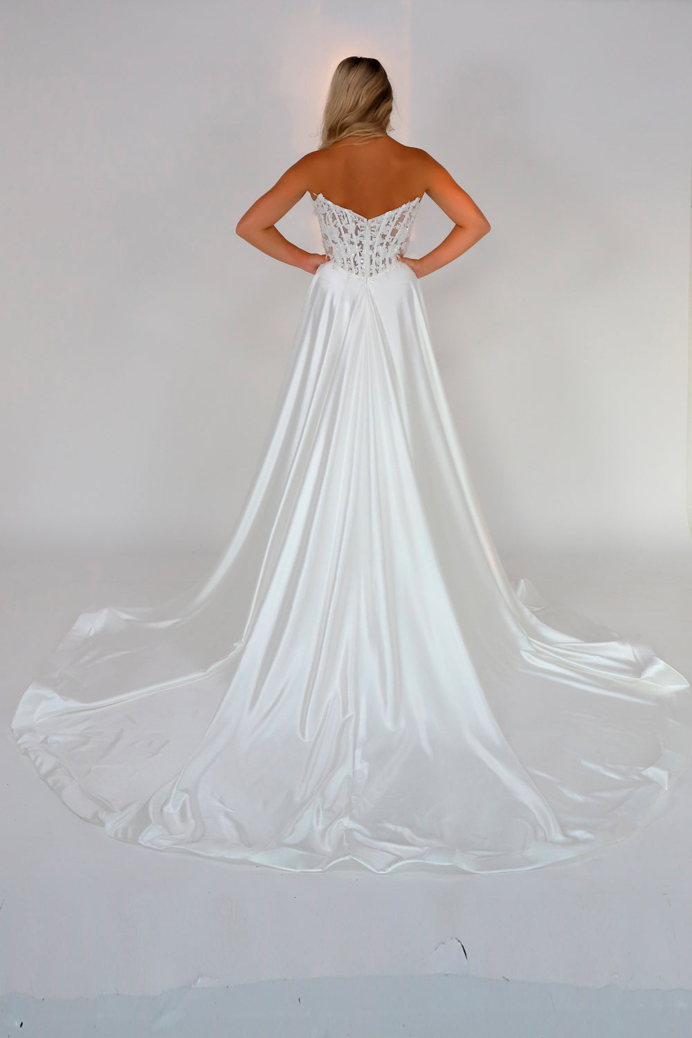Miah Vega 20102 Ivory dress